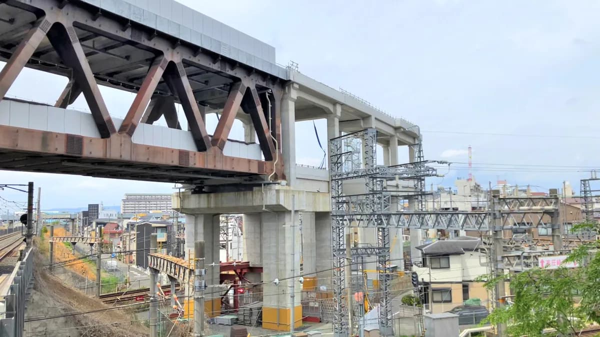 JR淡路駅から見る阪急千里線の高架工事