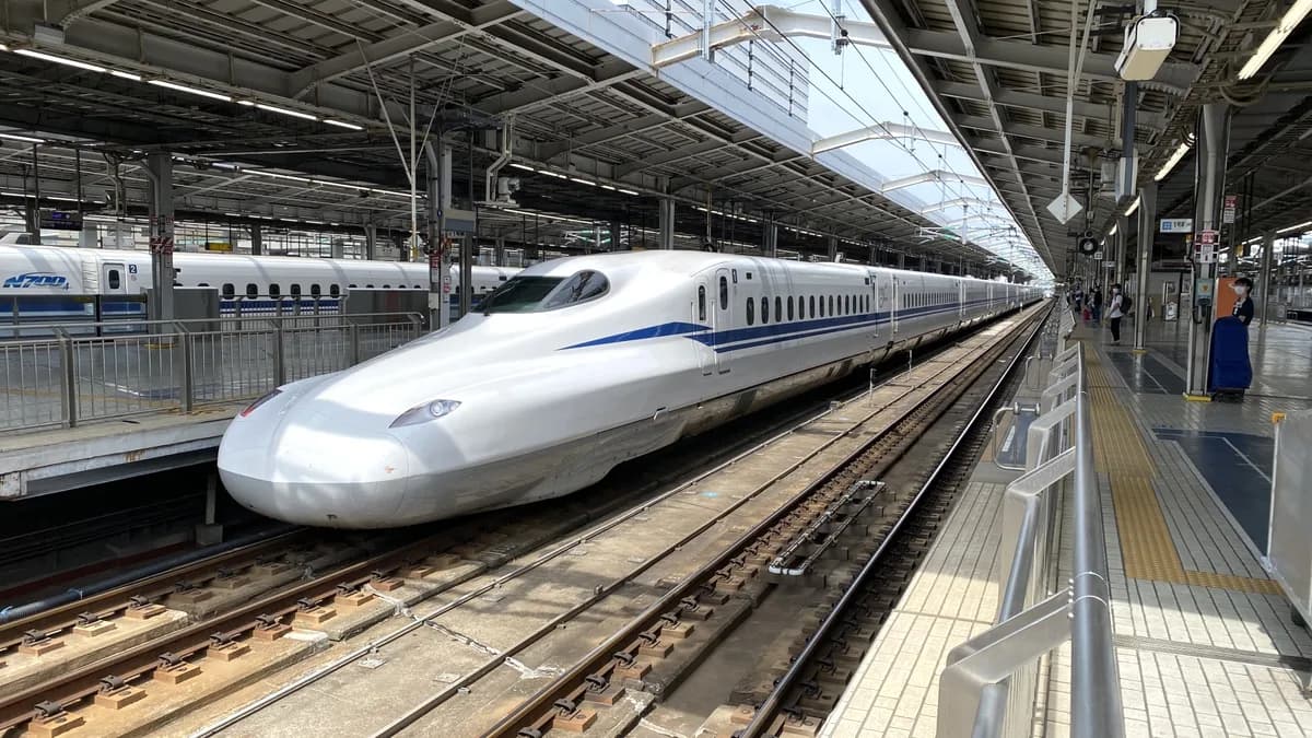 新大阪駅　N700S系