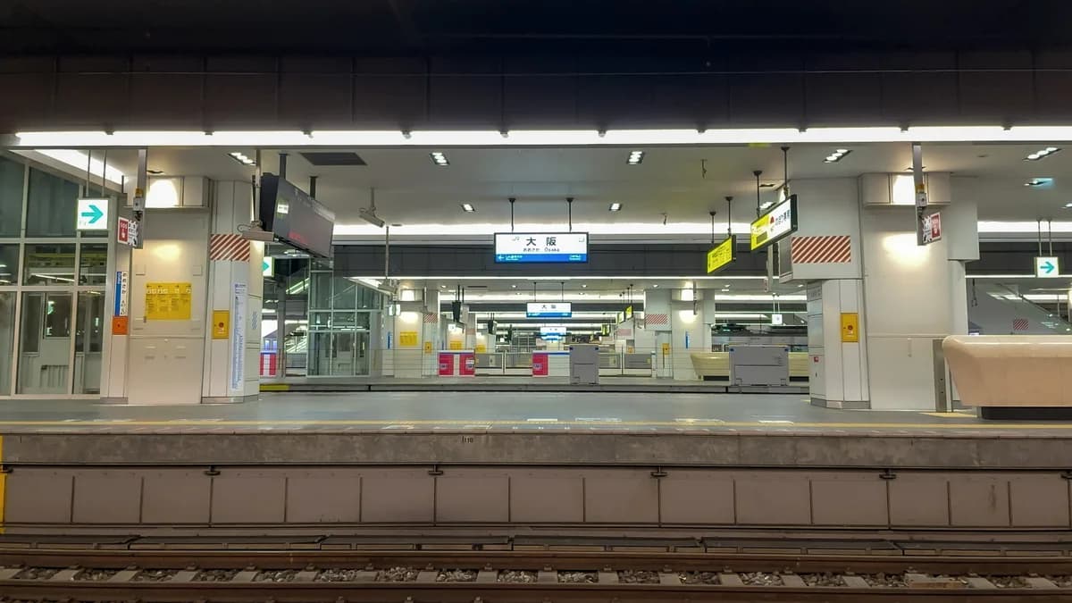 終電後深夜の大阪駅