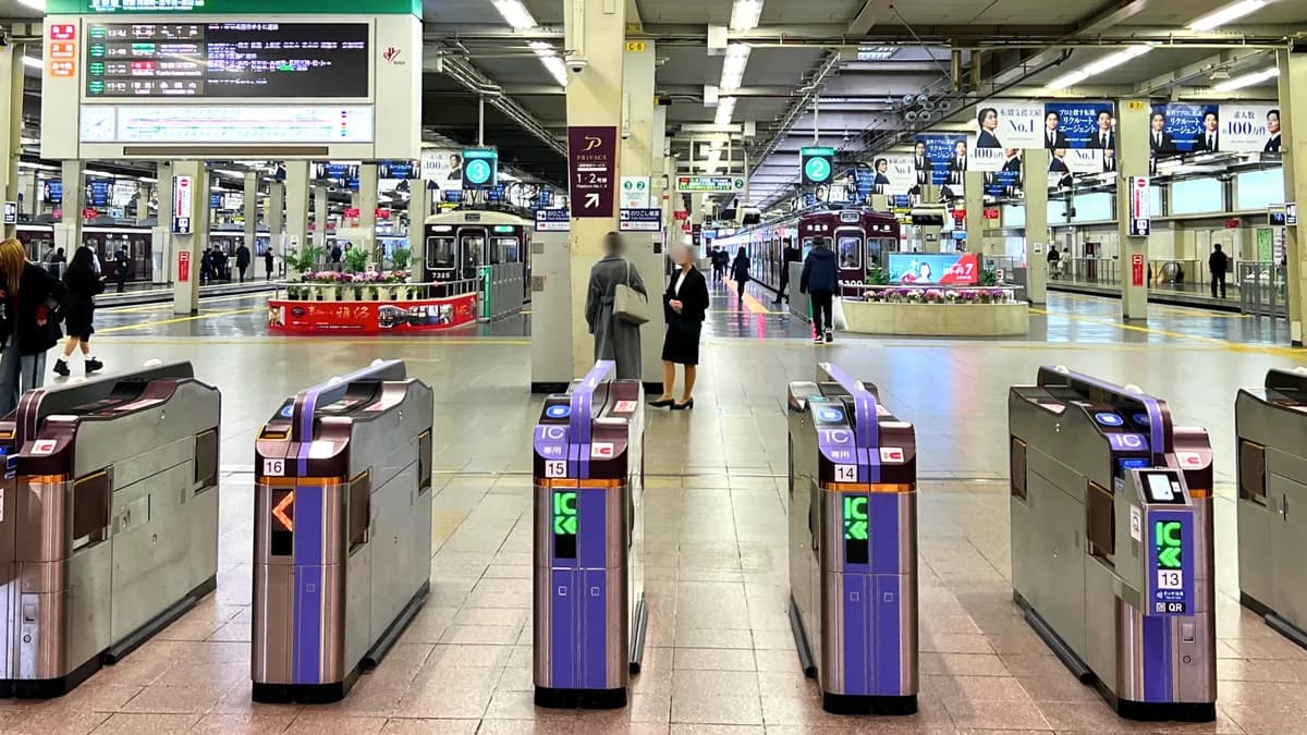 阪急梅田駅　阪急電車　改札