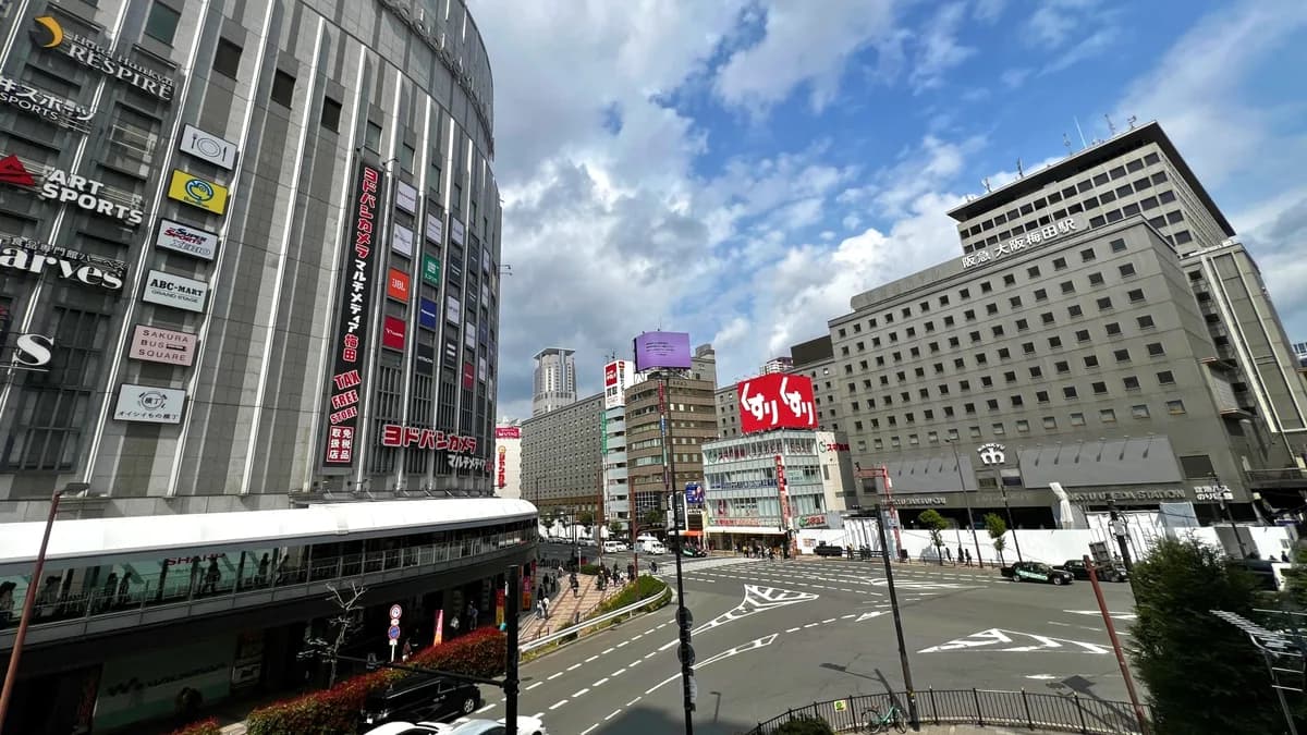 JR大阪駅前