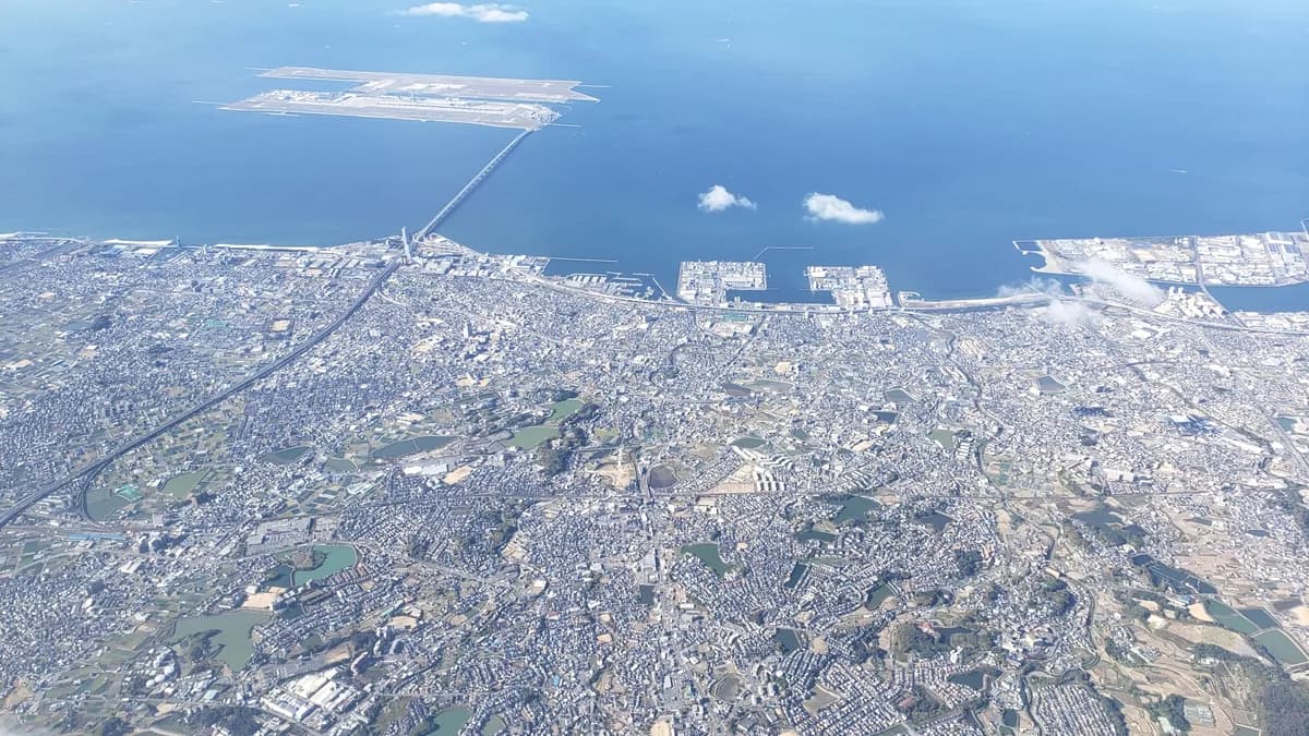 大阪上空より関西国際空港を航空撮影